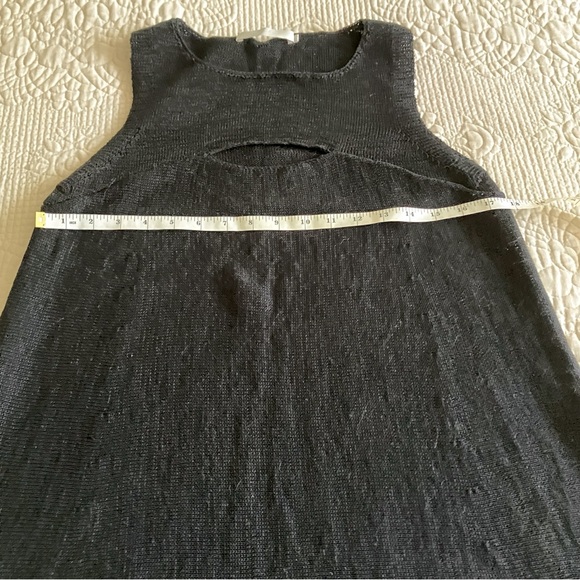 Like New One Grey Day black linen mix sleeveless hi/lo top - Picture 14 of 14